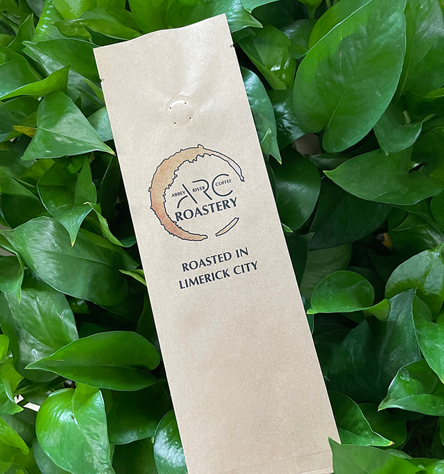 Bolsa de café en grano personalizada directa de fábrica, bolsa con sello cuádruple con fuelle lateral, bolsas de café de papel marrón con válvula